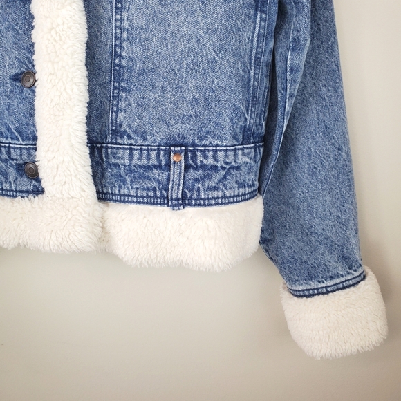 Celebrity Pink Size M Sherpa Button Up Denim Jean Jacket With Pockets - Picture 10 of 13